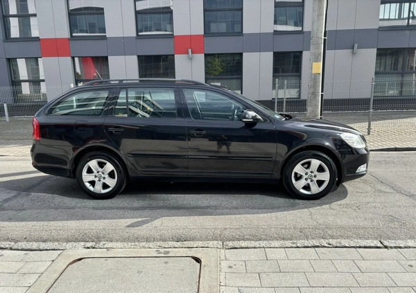 Skoda Octavia cena 27000 przebieg: 272000, rok produkcji 2012 z Wrocław małe 79